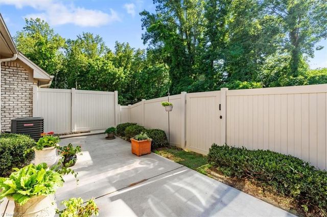 5 Pisgah Forest Circle, Greensboro, NC 27455