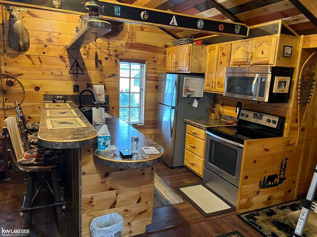 5293 Rose Street, Gladwin, MI 48624