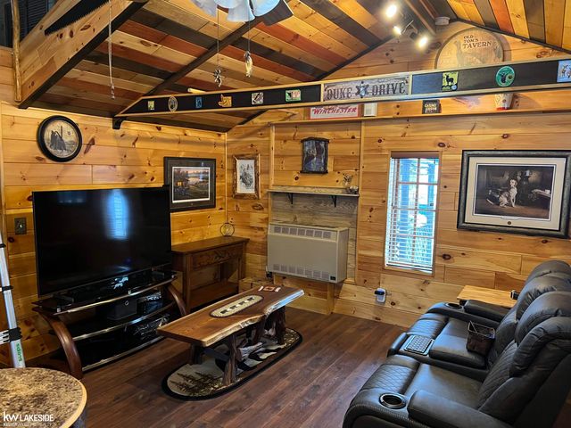 5293 Rose Street, Gladwin, MI 48624