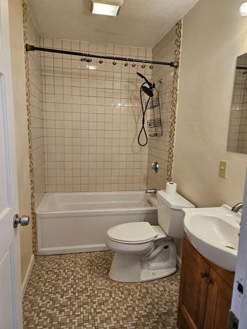 685 Oak Street 11, Brockton, MA 02301