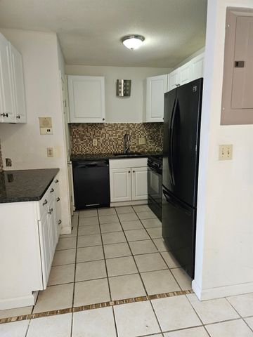 685 Oak Street 11, Brockton, MA 02301