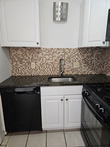685 Oak Street 11, Brockton, MA 02301