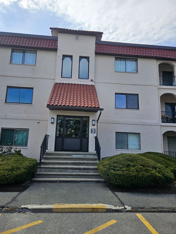 685 Oak Street 11, Brockton, MA 02301