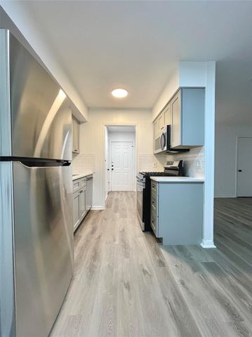 2306 Barton Village CIR, Austin, TX 78704