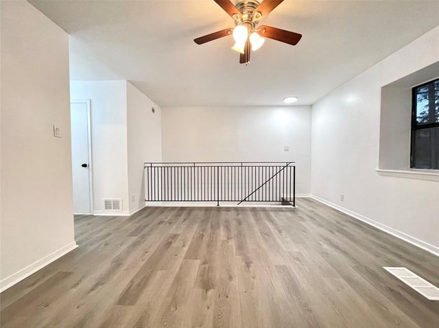 2306 Barton Village CIR, Austin, TX 78704