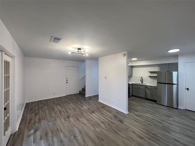 2306 Barton Village CIR, Austin, TX 78704
