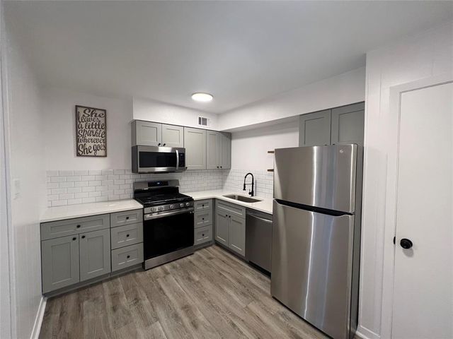 2306 Barton Village CIR, Austin, TX 78704