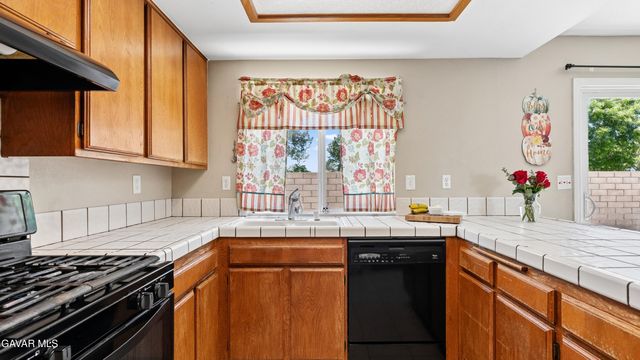 37819 Noble Court, Palmdale, CA 93552