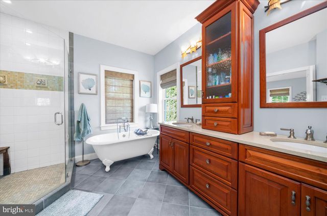 280 COUNTY LINE RD, Wayne, PA 19087
