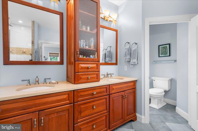 280 COUNTY LINE RD, Wayne, PA 19087