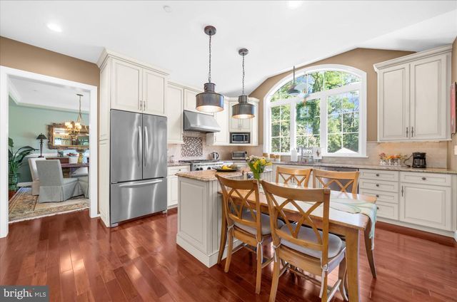 280 COUNTY LINE RD, Wayne, PA 19087