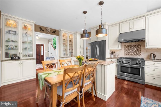 280 COUNTY LINE RD, Wayne, PA 19087