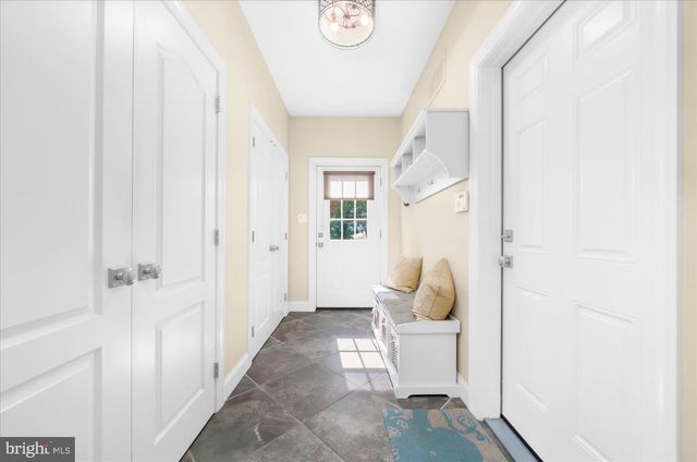 280 COUNTY LINE RD, Wayne, PA 19087