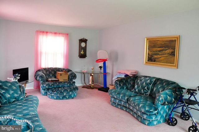 25 HUNTINGTON LN, Willingboro, NJ 08046