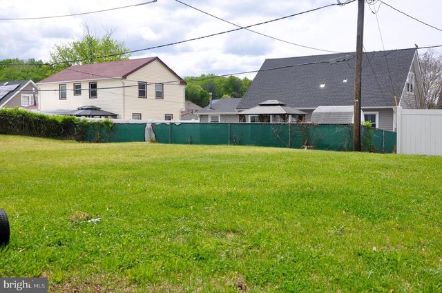 25 HUNTINGTON LN, Willingboro, NJ 08046