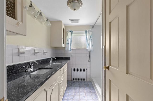 129 Elm Street, Kingston, MA 02364