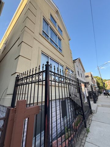 1028 W 20th Place 1, Chicago, IL 60608