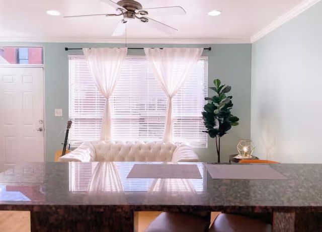 1028 W 20th Place 1, Chicago, IL 60608
