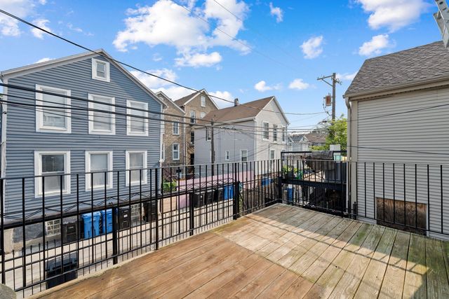1028 W 20th Place 1, Chicago, IL 60608