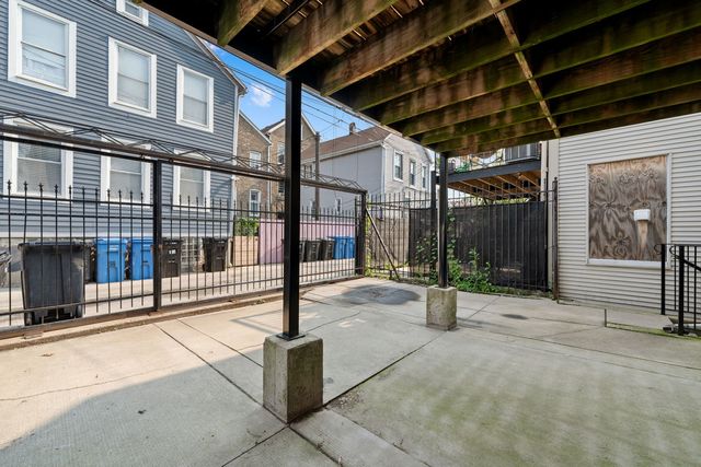 1028 W 20th Place 1, Chicago, IL 60608