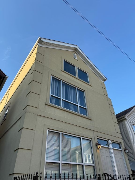 1028 W 20th Place 1, Chicago, IL 60608