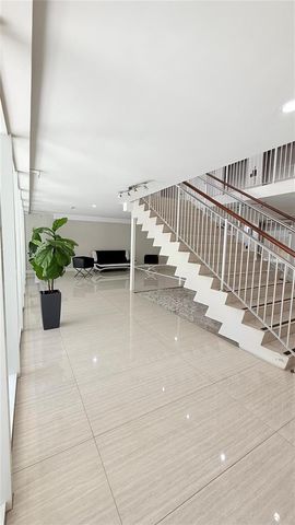 601 NE 23rd Street 902, Miami, FL 33137