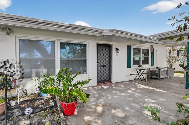 121 NW 28th Court, Pompano Beach, FL 33064