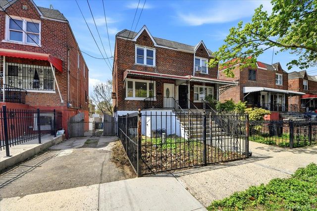 4135 Murdock Avenue, Bronx, NY 10466