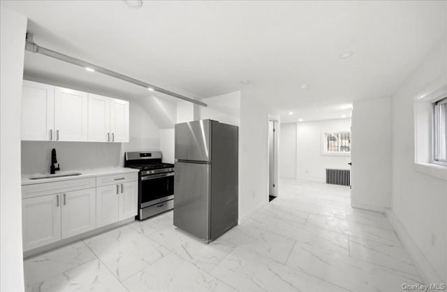 4135 Murdock Avenue, Bronx, NY 10466