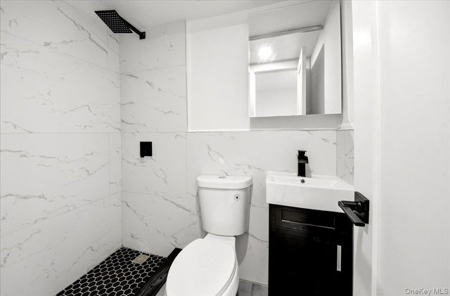 4135 Murdock Avenue, Bronx, NY 10466