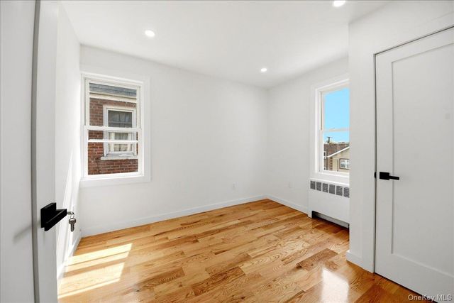 4135 Murdock Avenue, Bronx, NY 10466