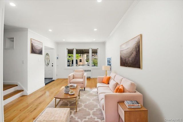 4135 Murdock Avenue, Bronx, NY 10466