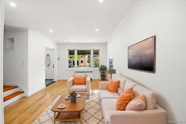 4135 Murdock Avenue, Bronx, NY 10466
