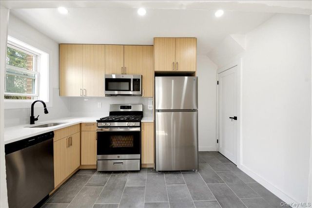 4135 Murdock Avenue, Bronx, NY 10466