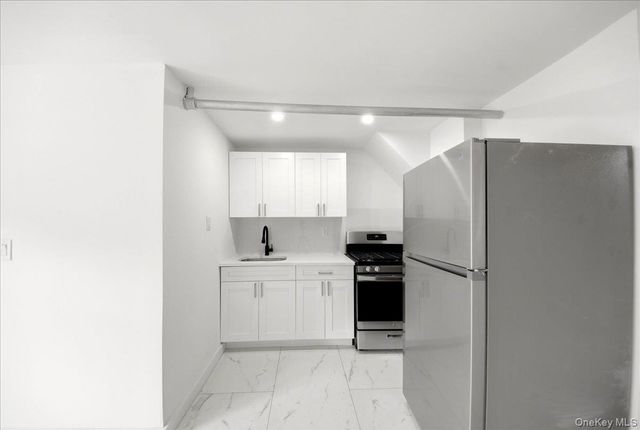 4135 Murdock Avenue, Bronx, NY 10466