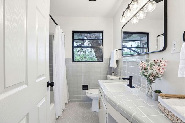 227 W Glenview, San Antonio, TX 78228