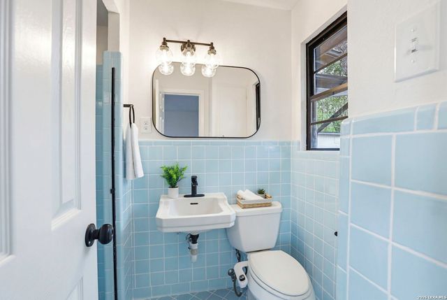 227 W Glenview, San Antonio, TX 78228