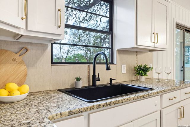 227 W Glenview, San Antonio, TX 78228