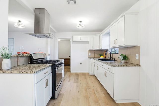 227 W Glenview, San Antonio, TX 78228