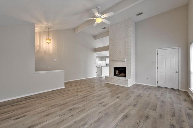 2011 Creek Valley Lane, Sugar Land, TX 77478