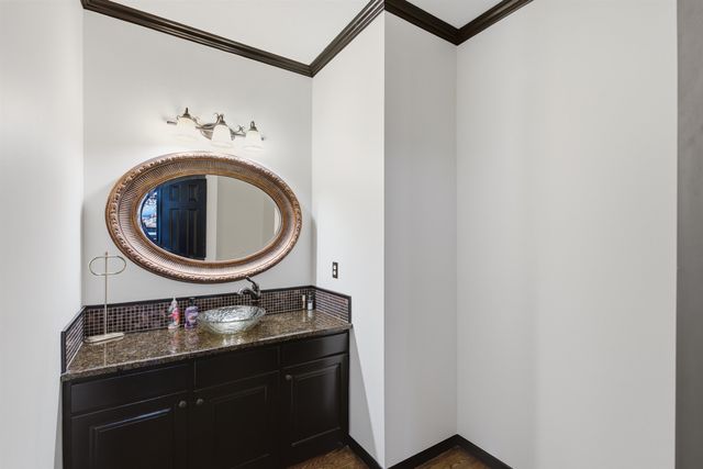 419 N Brook Forest Rd, Derby, KS 67037