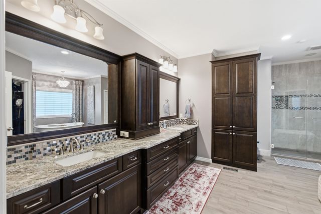 419 N Brook Forest Rd, Derby, KS 67037