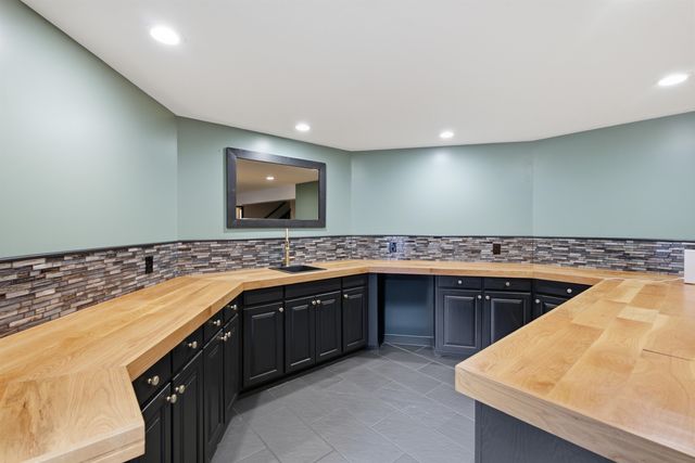 419 N Brook Forest Rd, Derby, KS 67037
