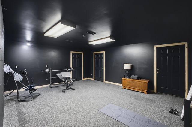 419 N Brook Forest Rd, Derby, KS 67037