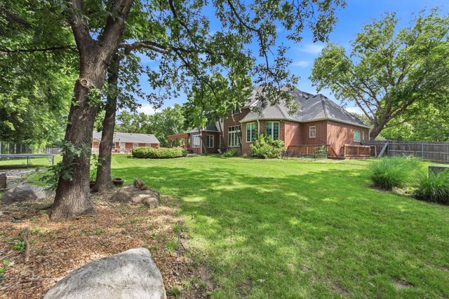 419 N Brook Forest Rd, Derby, KS 67037