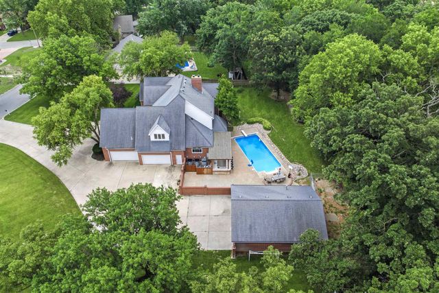 419 N Brook Forest Rd, Derby, KS 67037