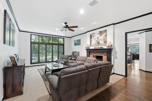 419 N Brook Forest Rd, Derby, KS 67037