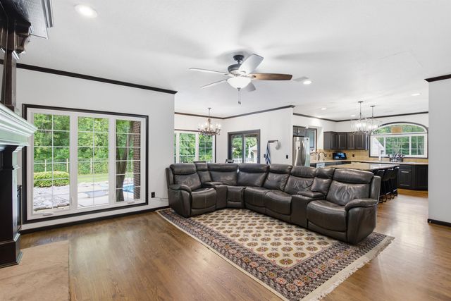 419 N Brook Forest Rd, Derby, KS 67037