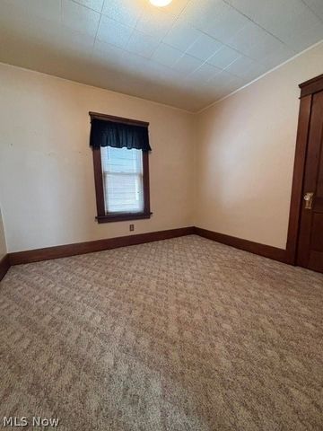 1131 Murray Avenue, Akron, OH 44310