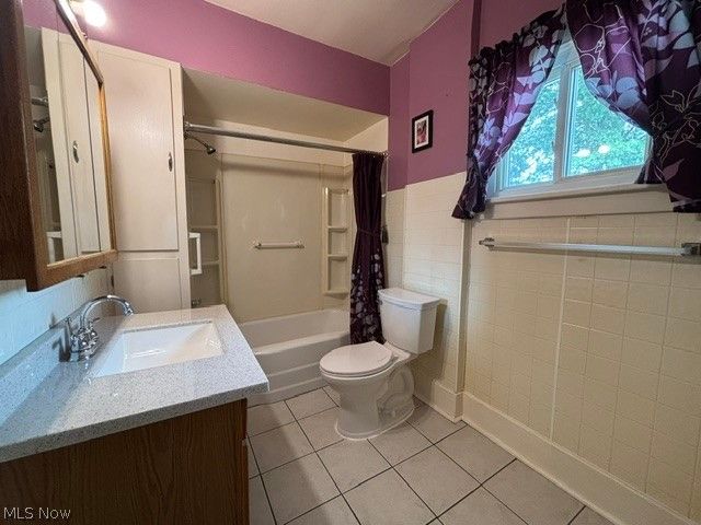 1131 Murray Avenue, Akron, OH 44310